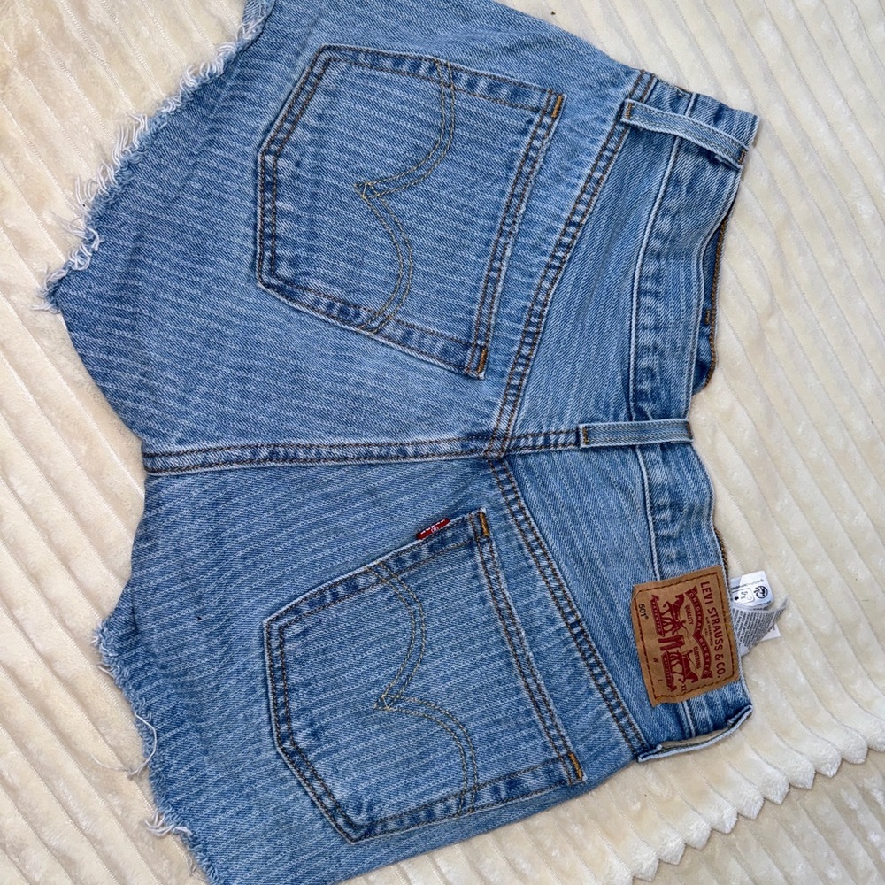 Levi’s Women's Light Blue Jean Shorts w/ subtle stripes